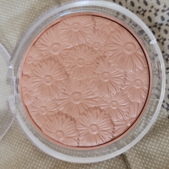 Clinique Powder Pop Flower Bronzer - Solar Pop - Picture 2 of 2